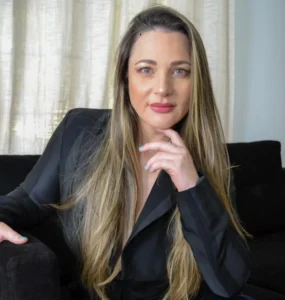 Dra. Kerly Abraão Badaró